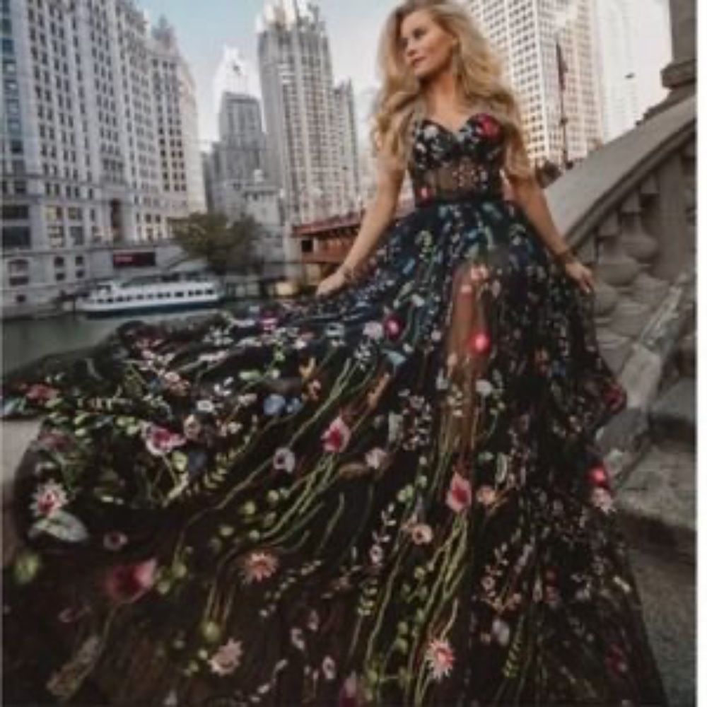 Mac Duggal Floral Corset Top Embroidered Mesh Dress Gown Size 4
